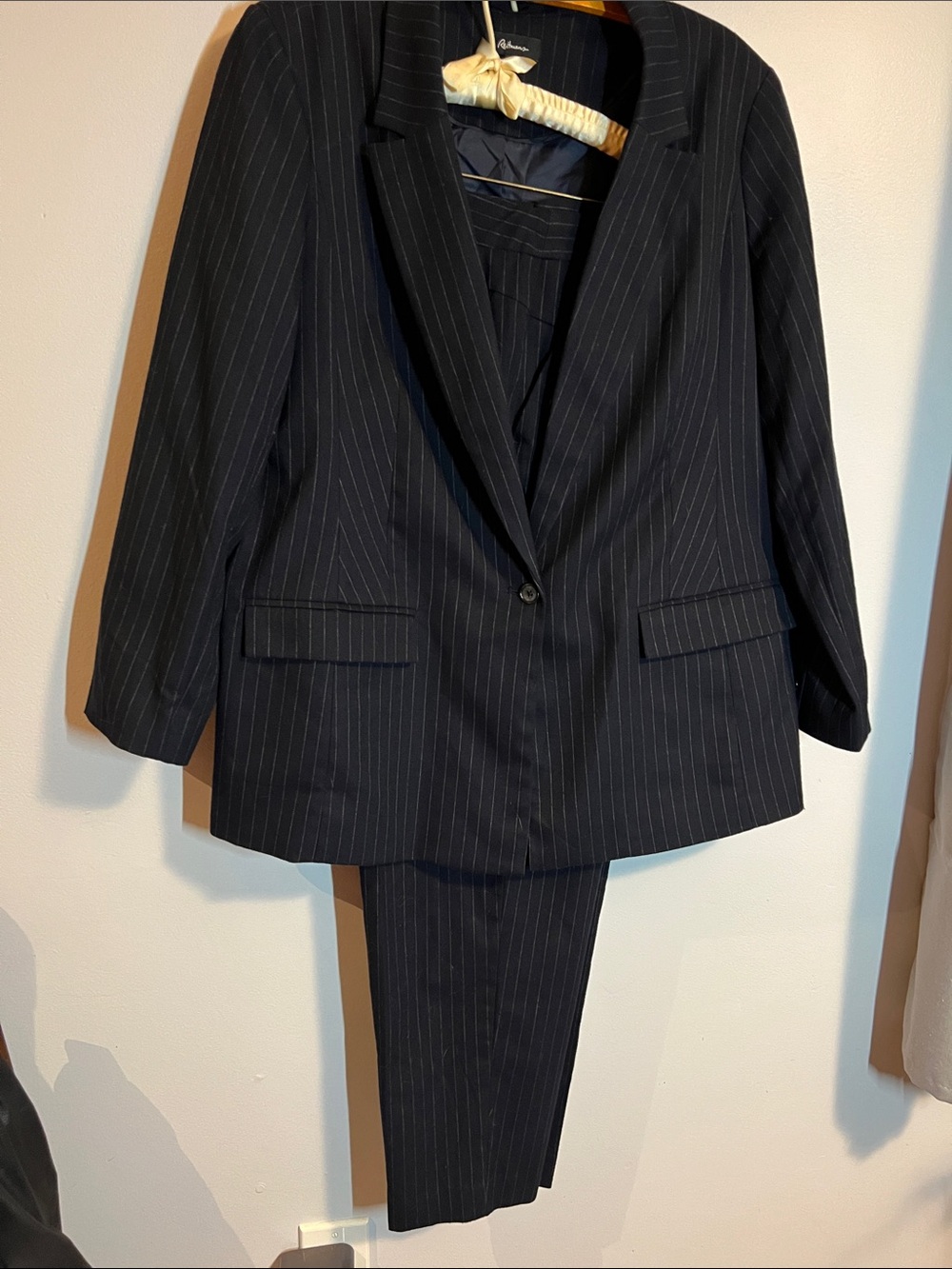 Women's  Plus Navy Pinstripe Suit Blazer & Pants, size 18
